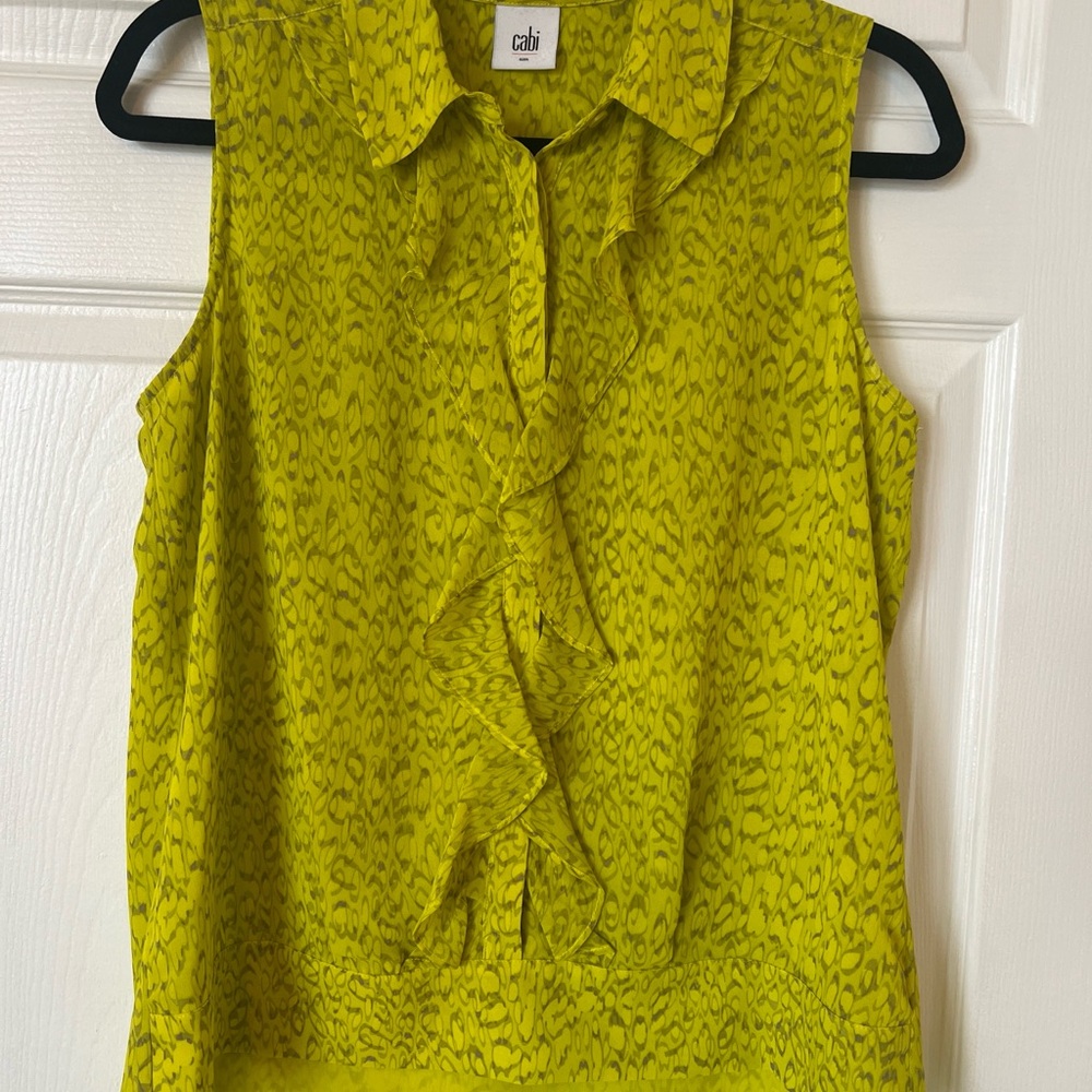 CAbi calling! 5 tops and 1 jacket. Small and Medium